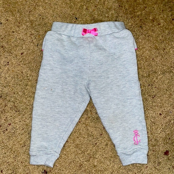 JUICY COUTOUR BBY GIRL SWEAT SET - Picture 3 of 7